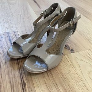 I Love Comfort t-strap peep toe heels 7.5